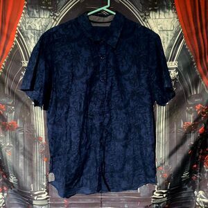 Guess Button-Up Shirt Men's XL Blue Short Sleeve Leaf Print Hawaiian Outdoor